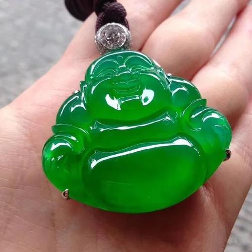 推荐理性看待的充满传奇色彩与博弈魅力的翡翠标王